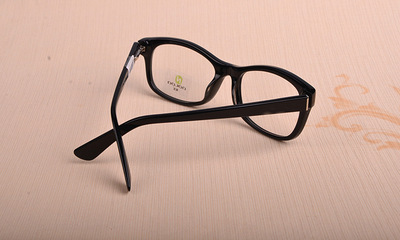 諾龍NL1010超輕板材眼鏡架 深圳眼鏡廠家的專業(yè)選擇